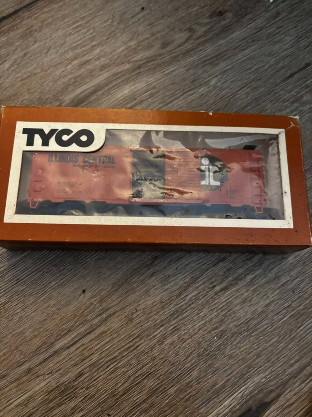 Tyco HO Box Car Illinois Central 3118 railroad train set up display